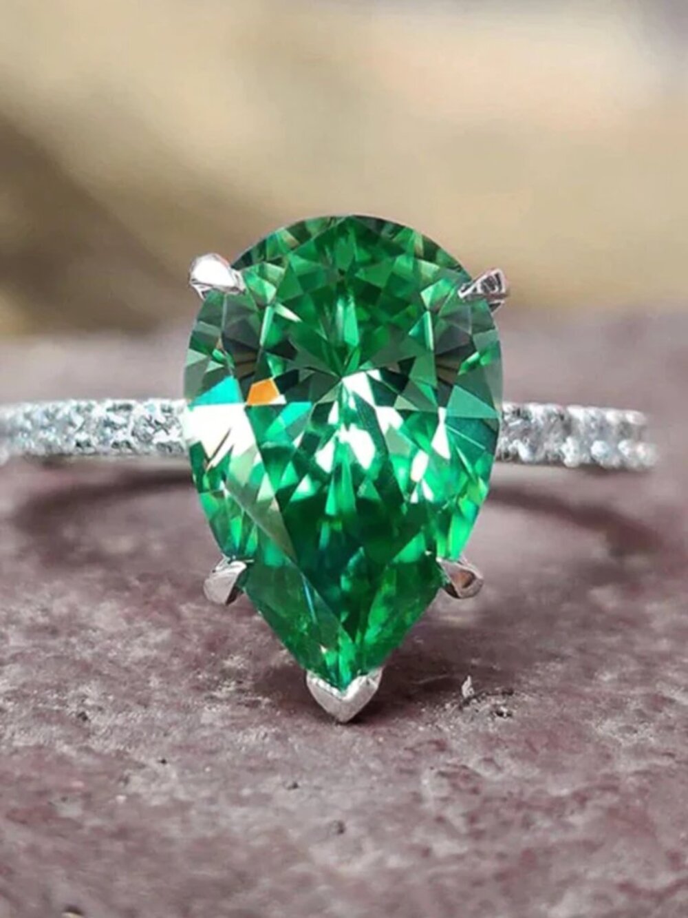 NEW 14k White Gold Emerald Green Pear Cut Diamond Ring Teardrop Ring Green Stone - Picture 4 of 4